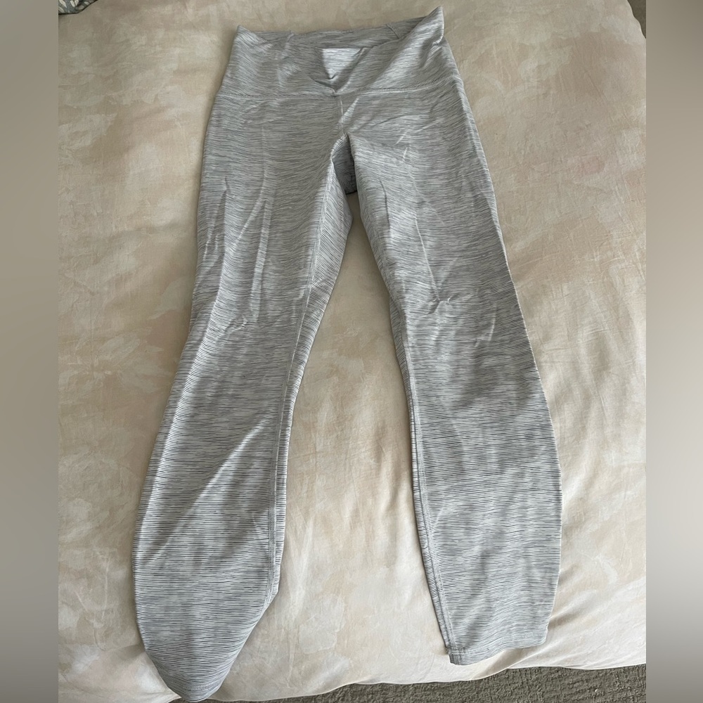 Lululemon size 6 fast and free leggings